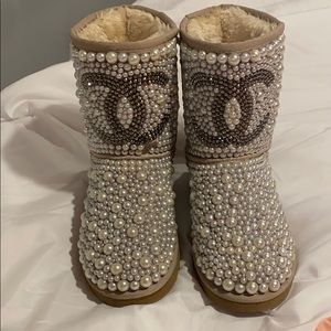 Pearl cover boots